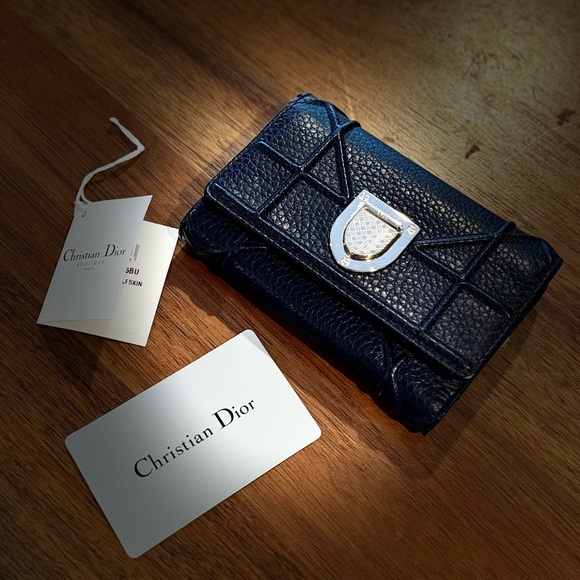 Christian Dior Brand New Calfskin Medium Wallet - Picture 1 of 8